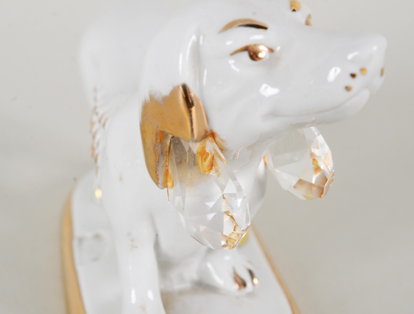 Cachorro de porcelana italiana Capo di Monti com cristal Swarovski. - foto 6 de 9
