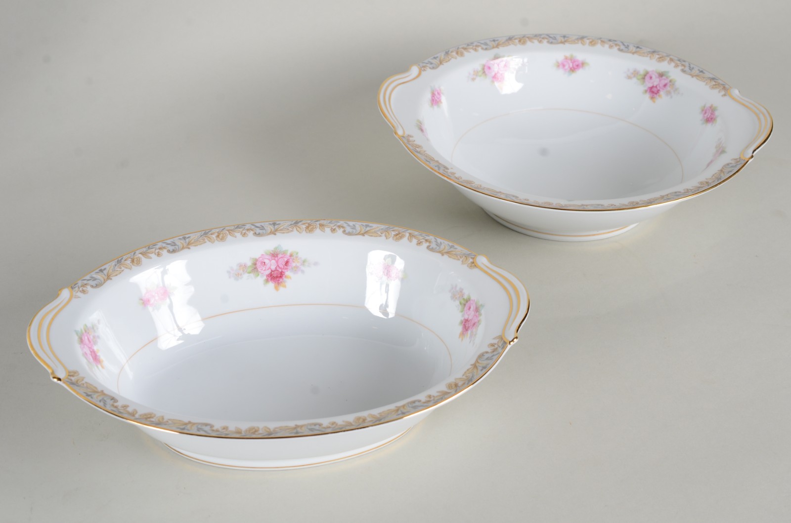 Serviço de porcelana japonesa RC, branca com guirlandas florais em... - foto 6 de 8