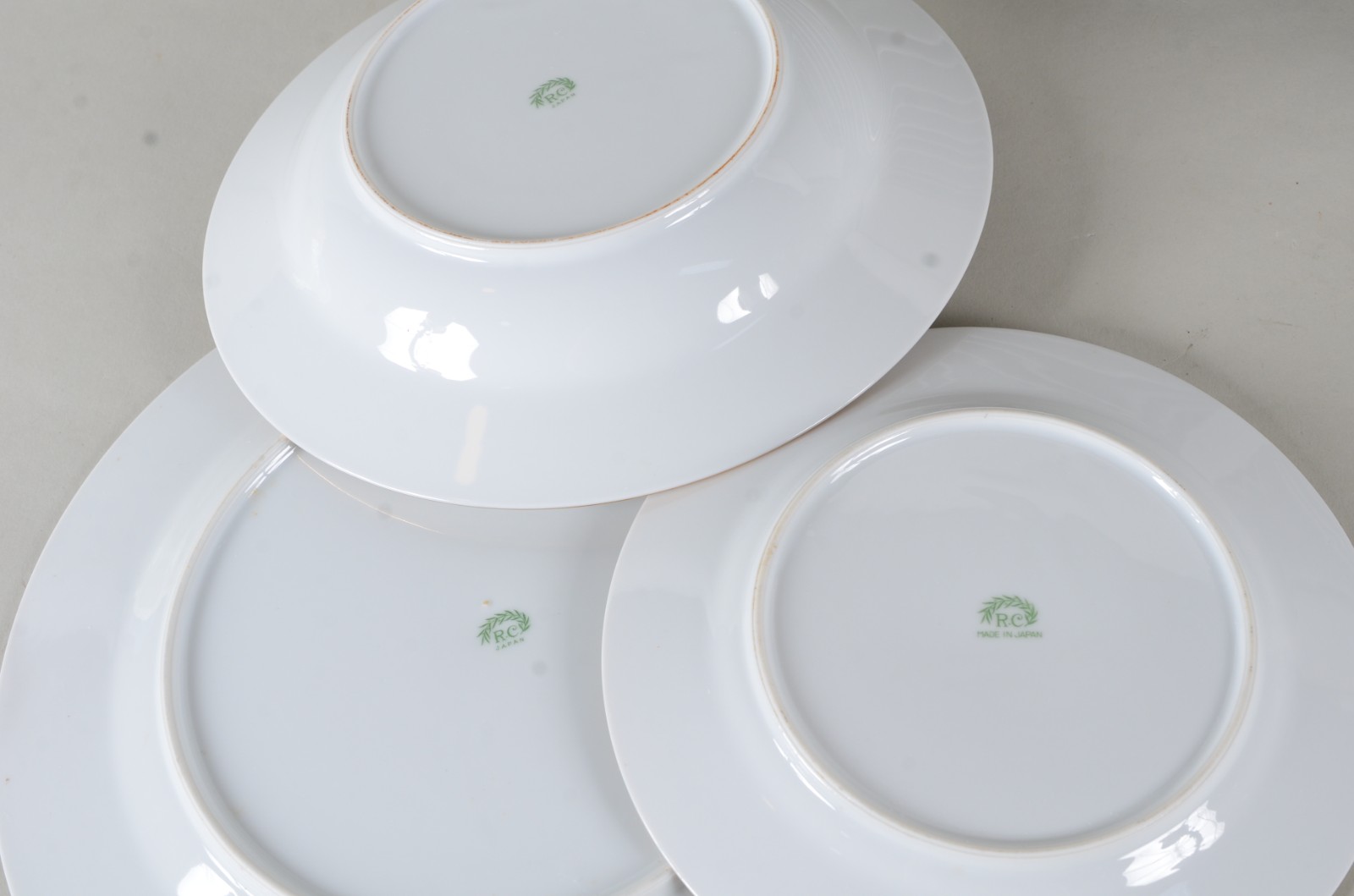 Serviço de porcelana japonesa RC, branca com guirlandas florais em... - foto 7 de 8