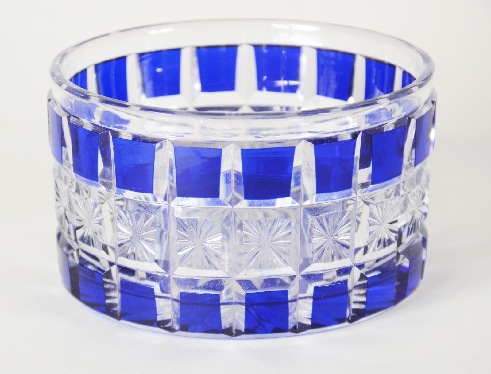 Caixa Art Nouveau de cristal frances doublé azul lapidado com tampa... - foto 6 de 9