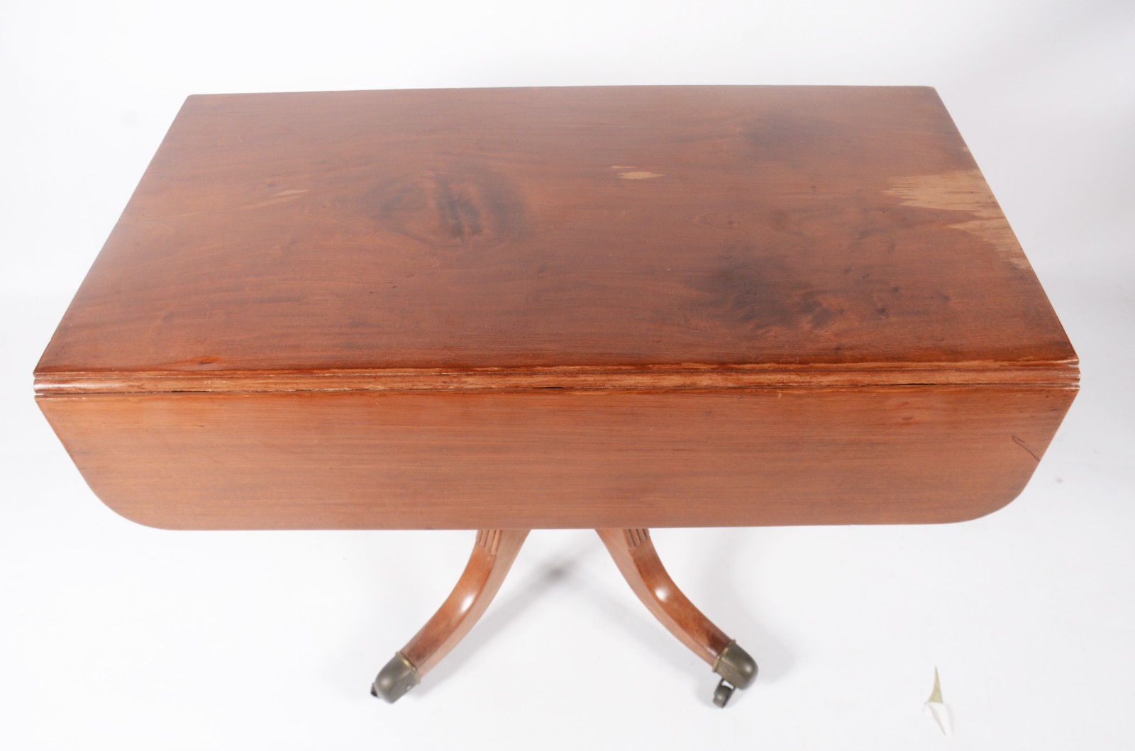 Mesa auxiliar de madeira nobre, estilo ingles, tampo retangular com... - foto 5 de 9