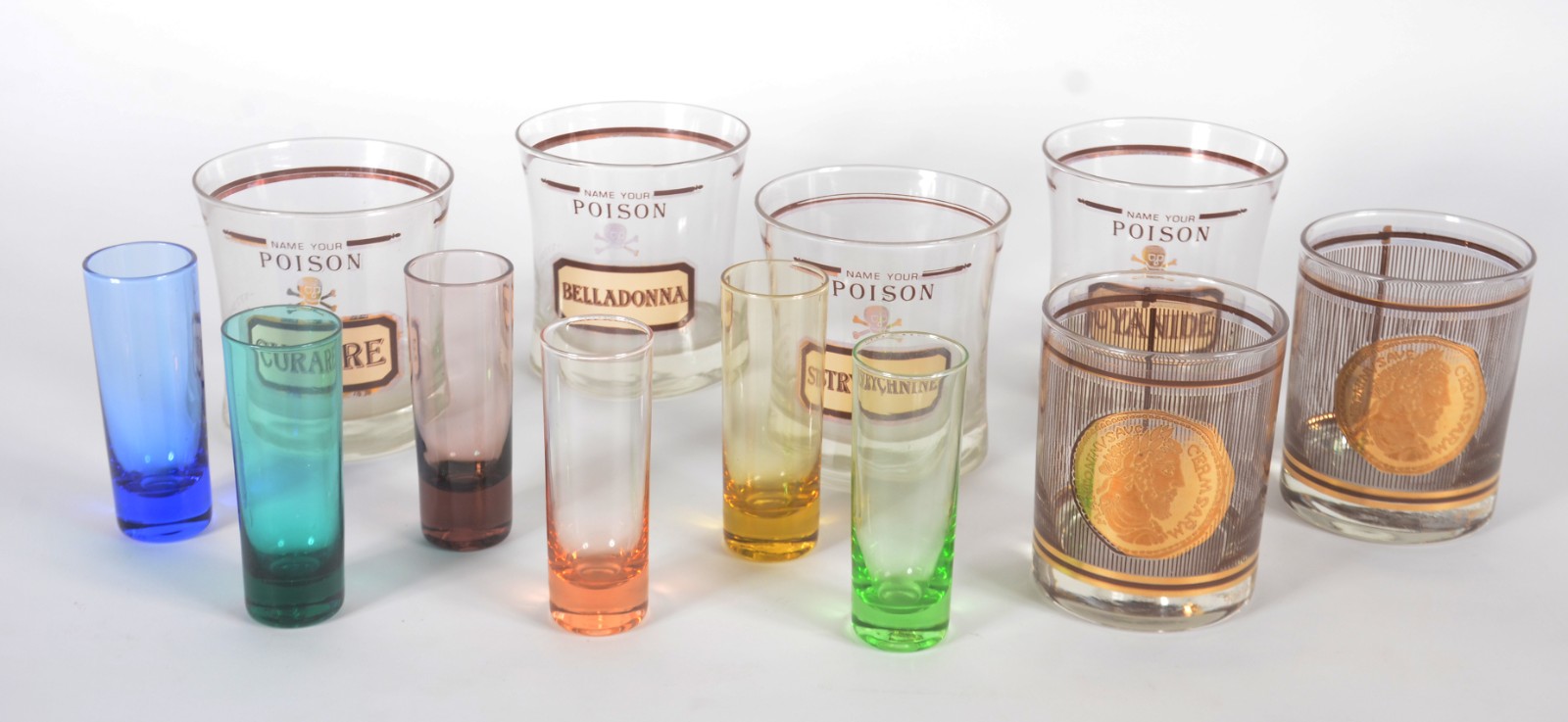 Diversas peças de vidro, sendo: Seis copos para whisky e 6 copos... - foto 1 de 6