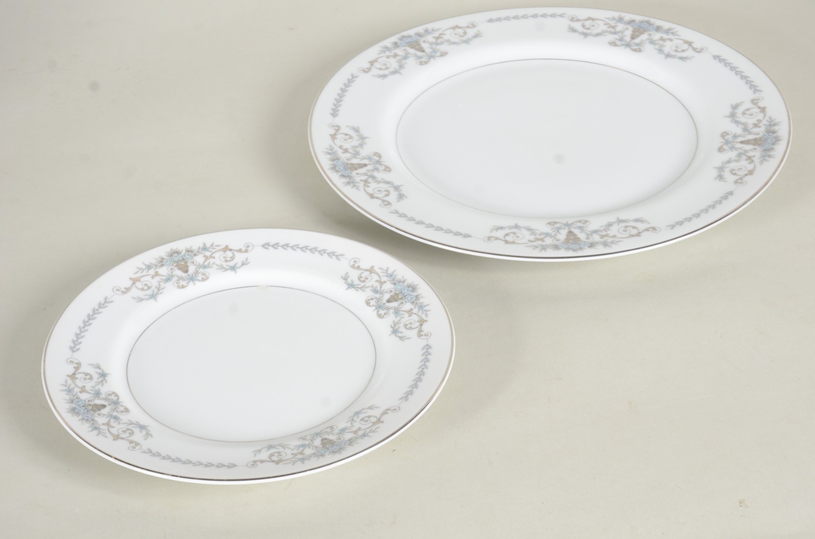Parte de serviço de porcelana japonesa branca Mikasa, borda com... - foto 4 de 6