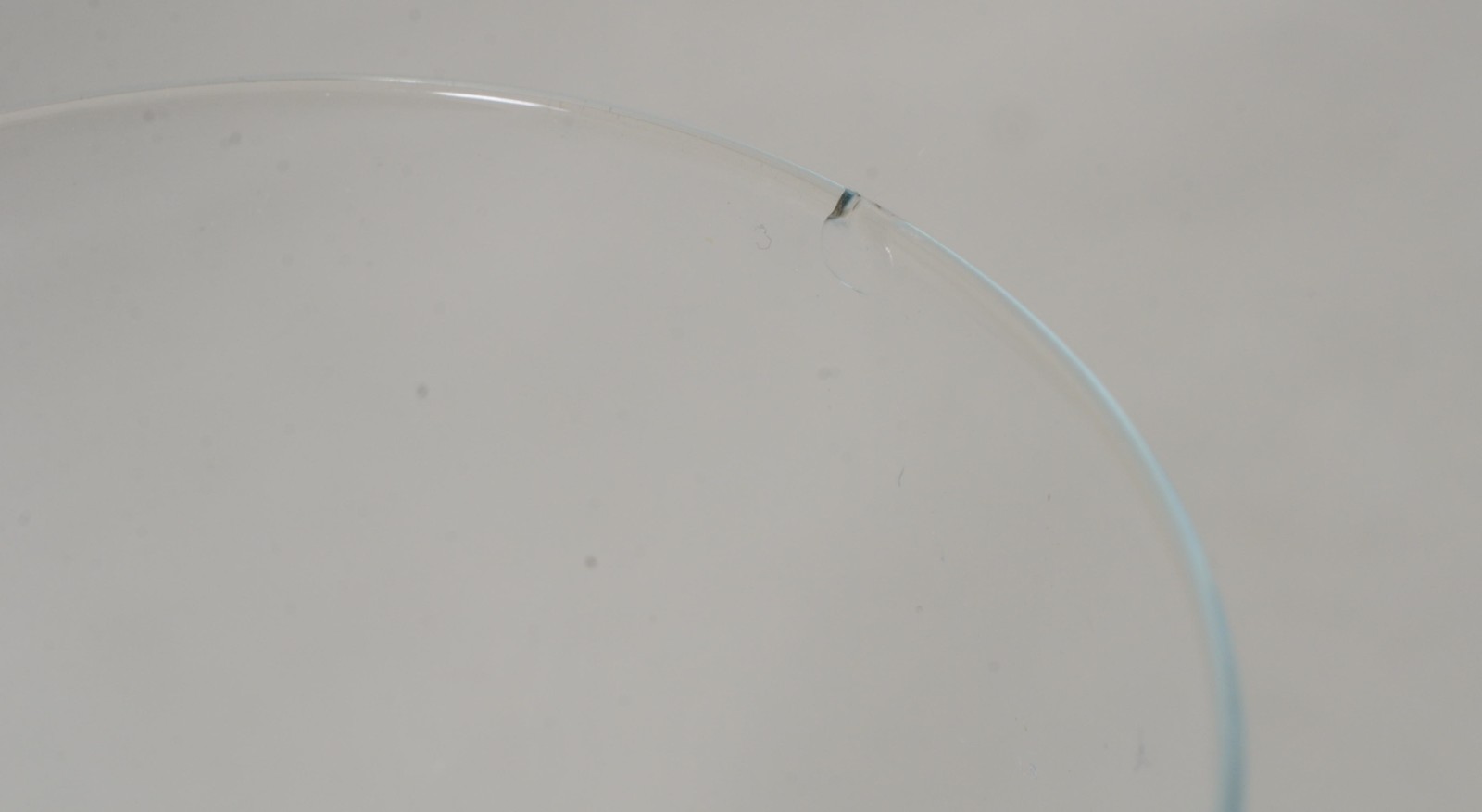 Serviço de cristal com detalhe em "bico de jaca", composto de: 12... - foto 11 de 11