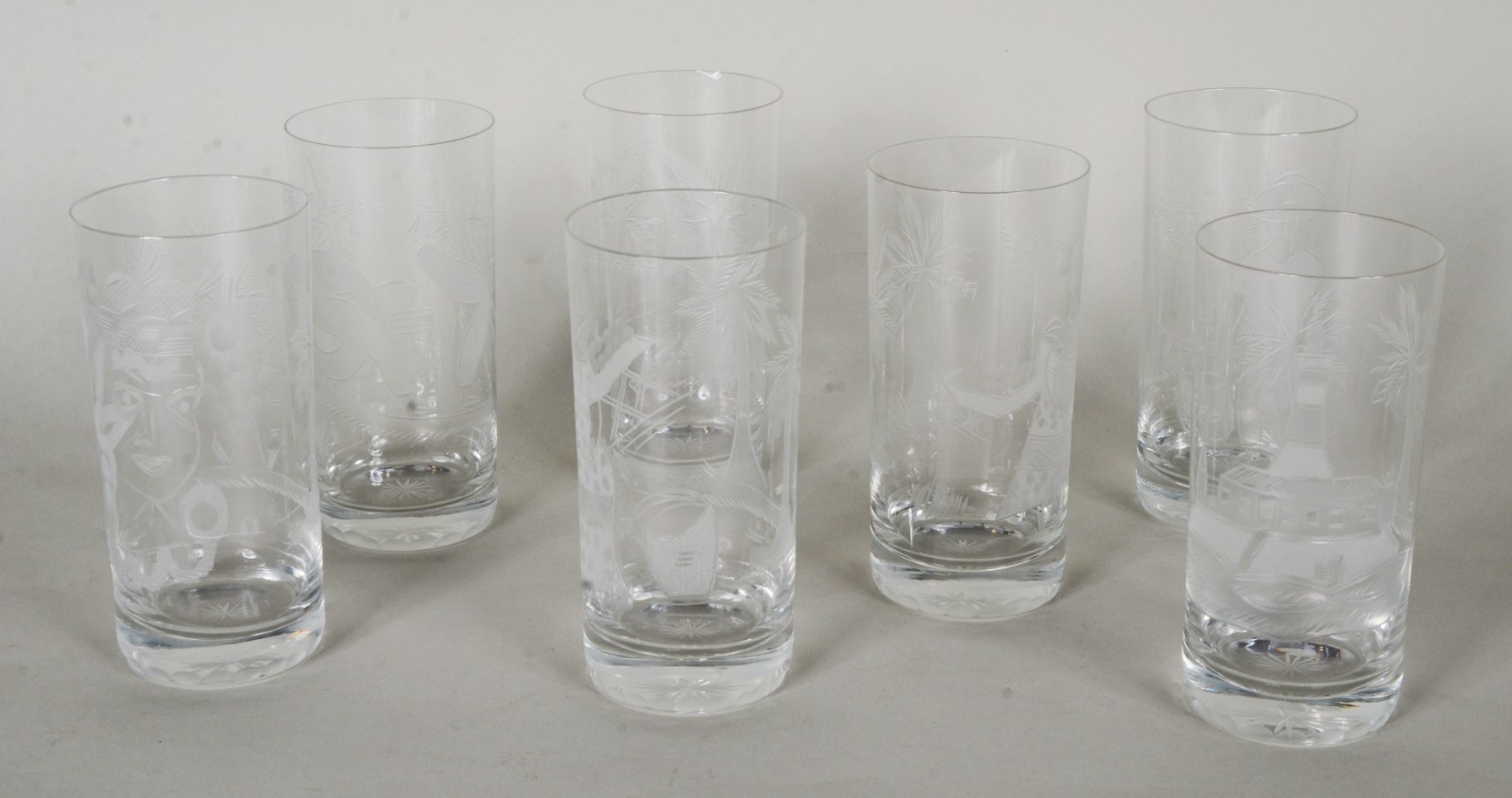 Sete copos longos para Whisky de cristal com inscrições "Bahia". Um... - foto 1 de 5