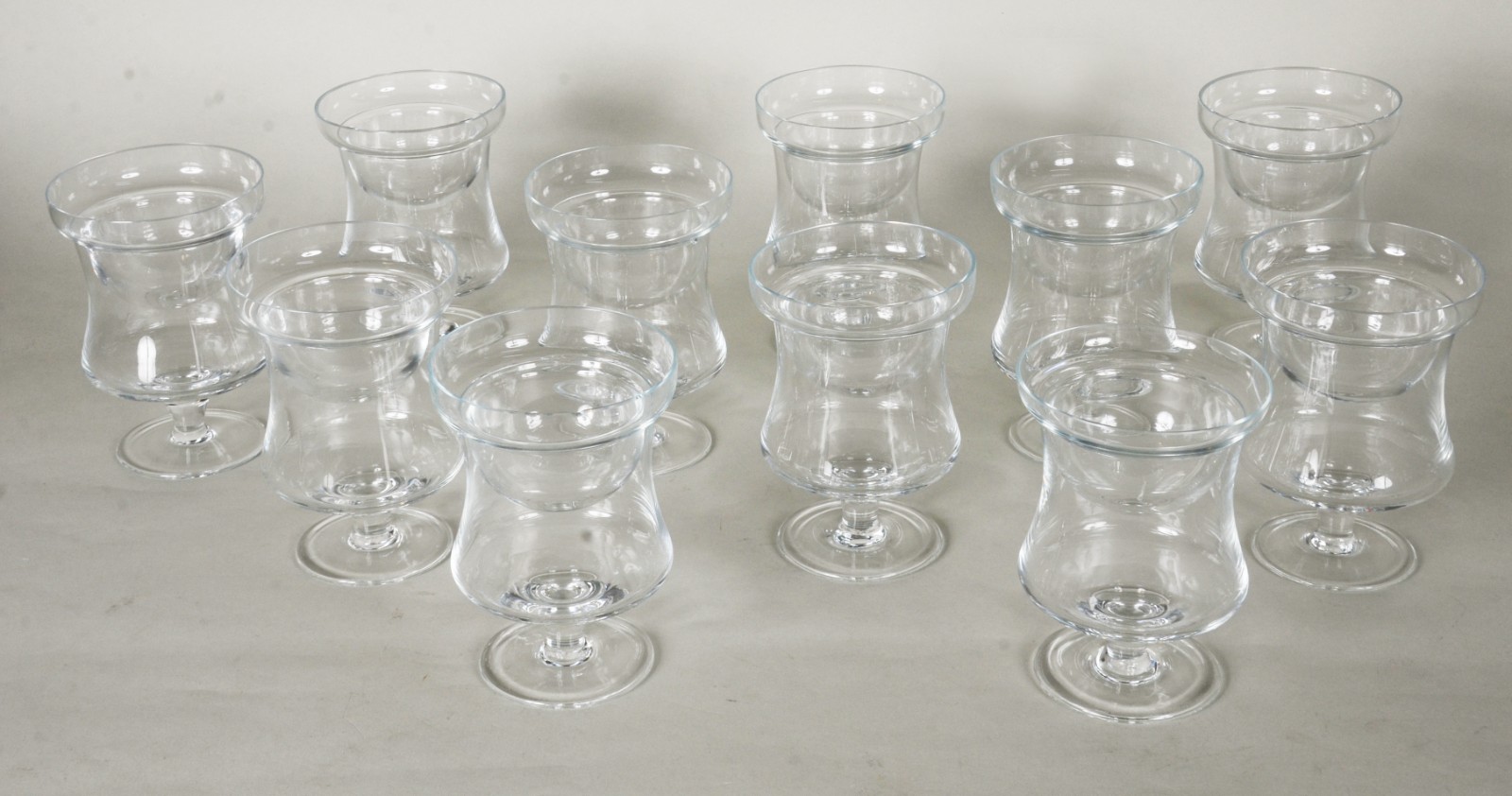 Onze taças em demi cristal para coquetel de camarão. Mínimos bicados. - foto 1 de 6