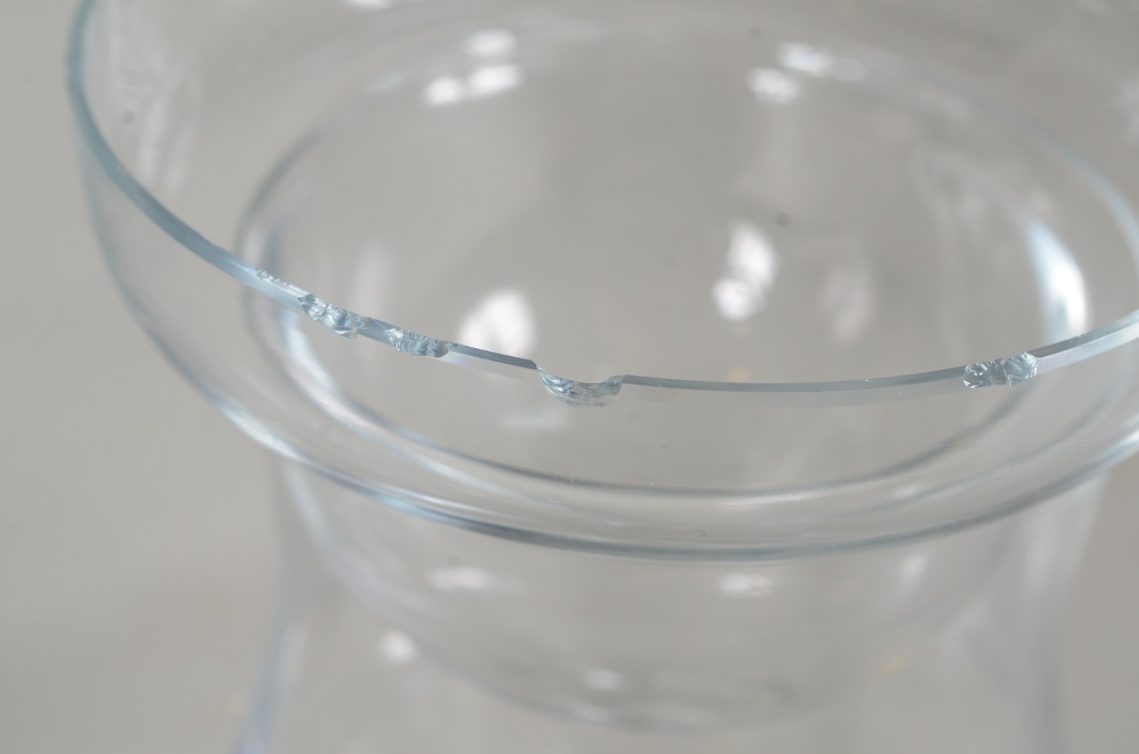 Onze taças em demi cristal para coquetel de camarão. Mínimos bicados. - foto 6 de 6