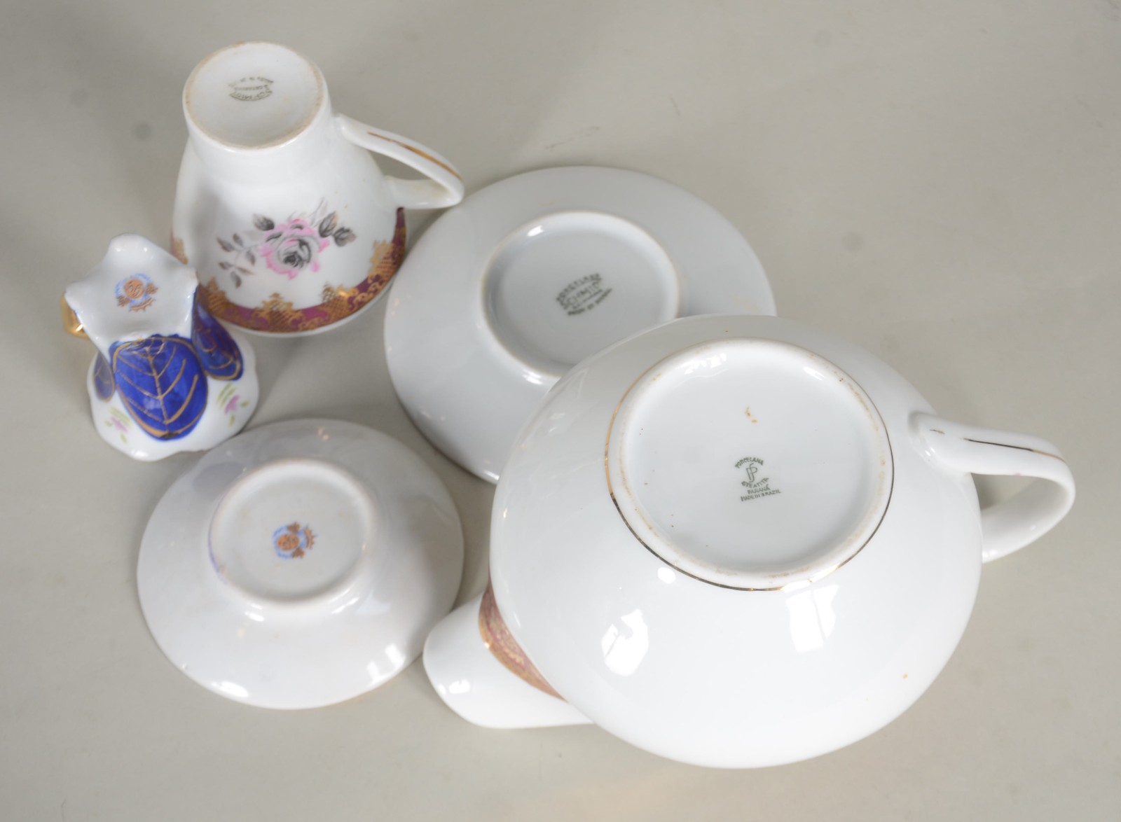 Diversas peças de porcelana, sendo: Conjunto para café de porcelana... - foto 9 de 11