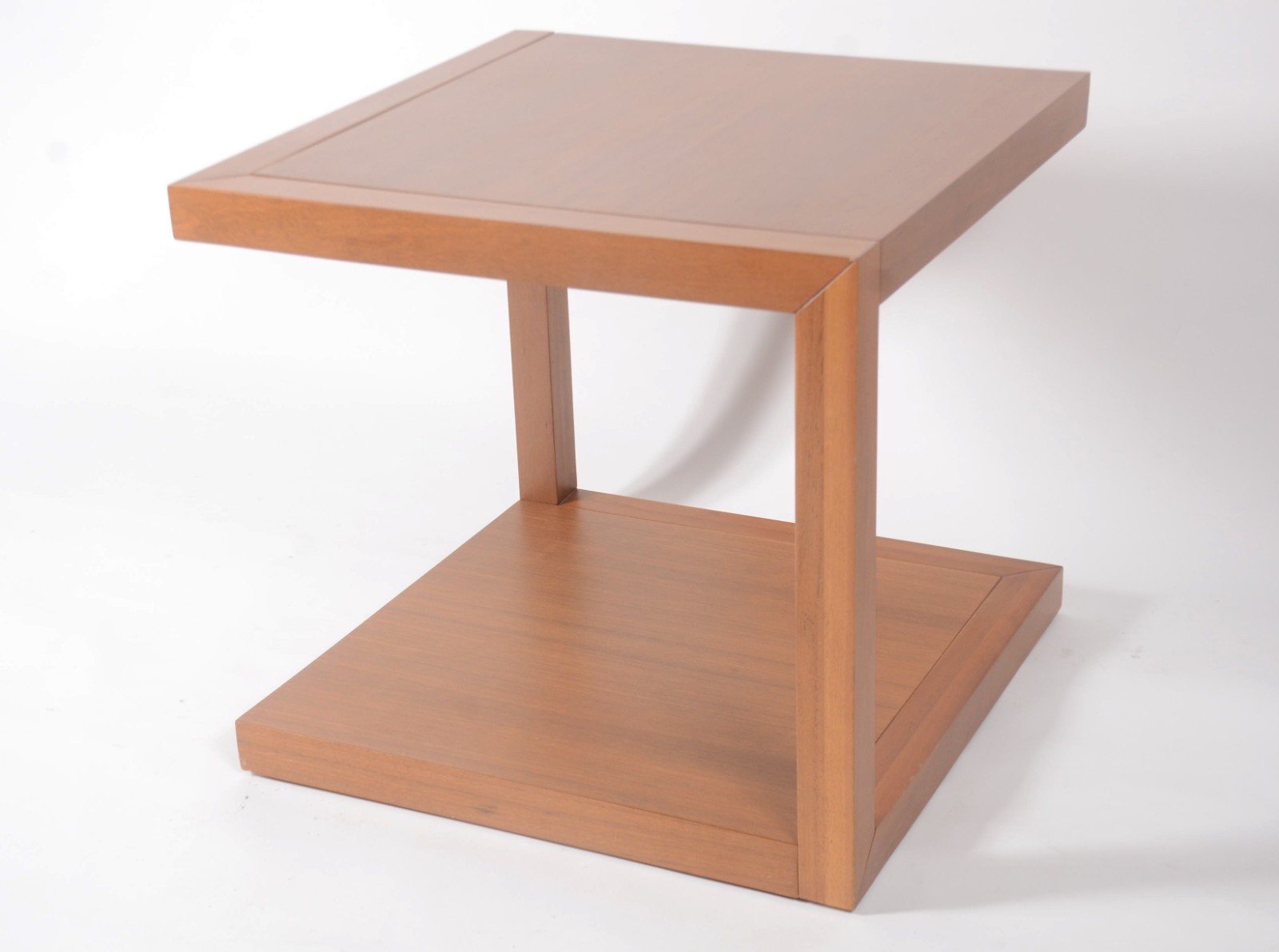 Mesa auxiliar de madeira clara, design moderno, tampo e base... - foto 1 de 8