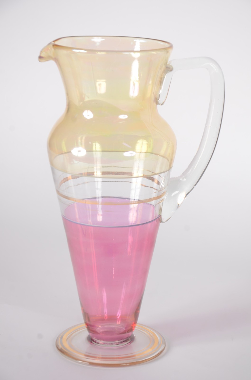 Conjunto de cristal rosa com pés dourados, composto de: 6 cálices e... - foto 6 de 8