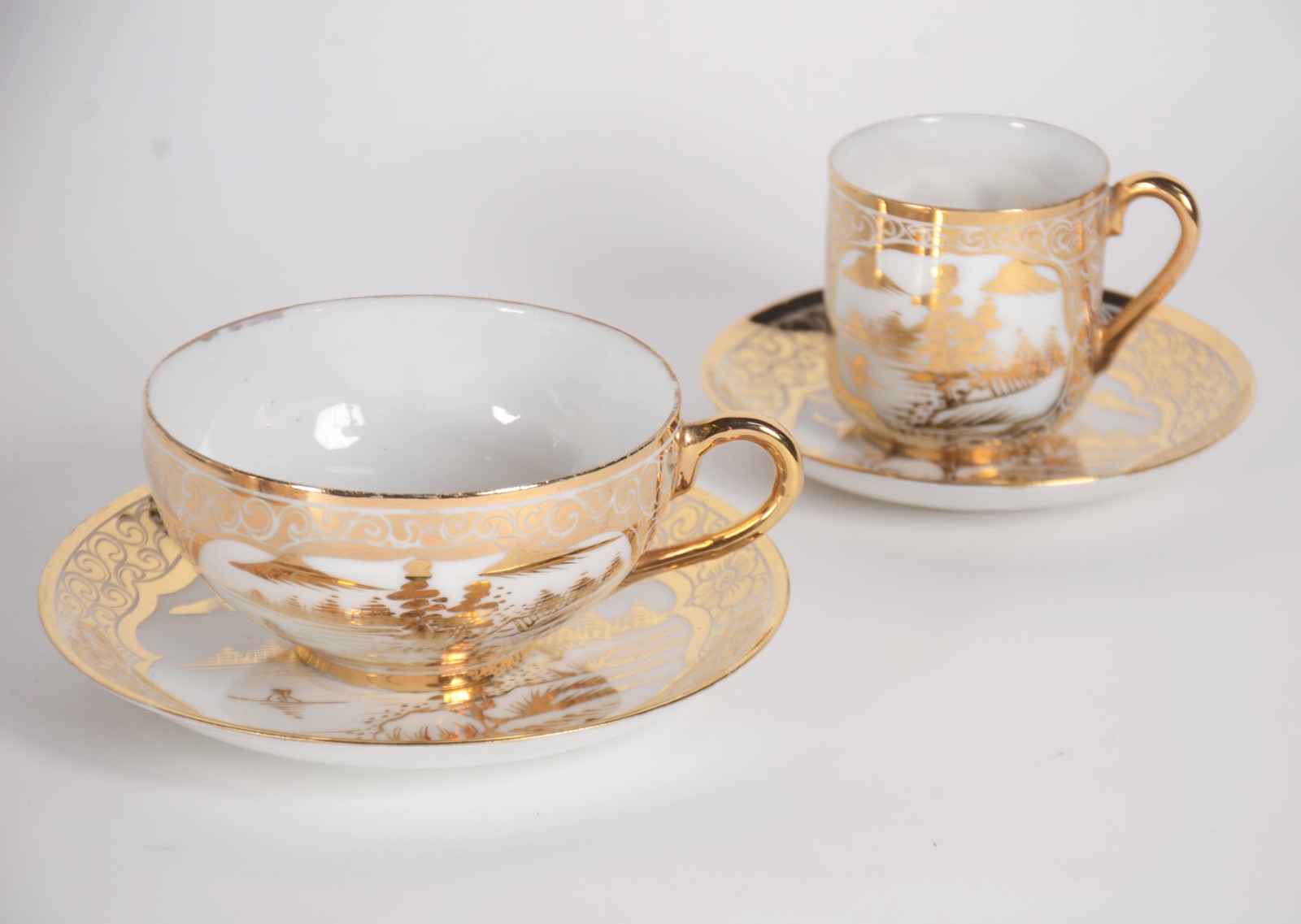 Serviço de chá e café de porcelana oriental branca decorado com... - foto 4 de 10
