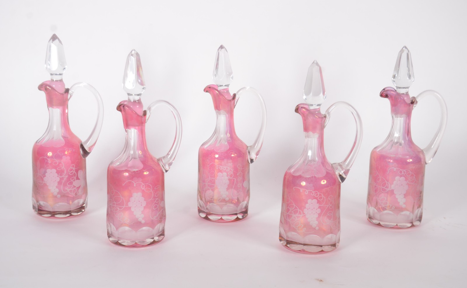 Cinco galhetas em demi cristal na cor doublé rosa, decorados com... - foto 1 de 8