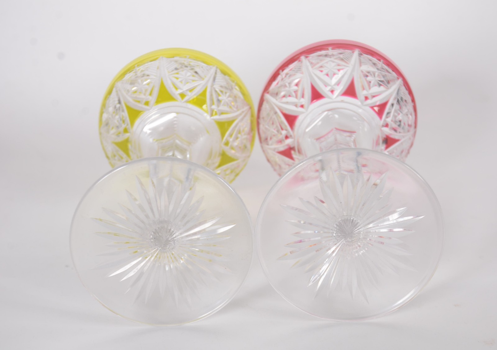 Conjunto com 4 cálices para vinho de cristal doublé lapidado nas... - foto 8 de 8