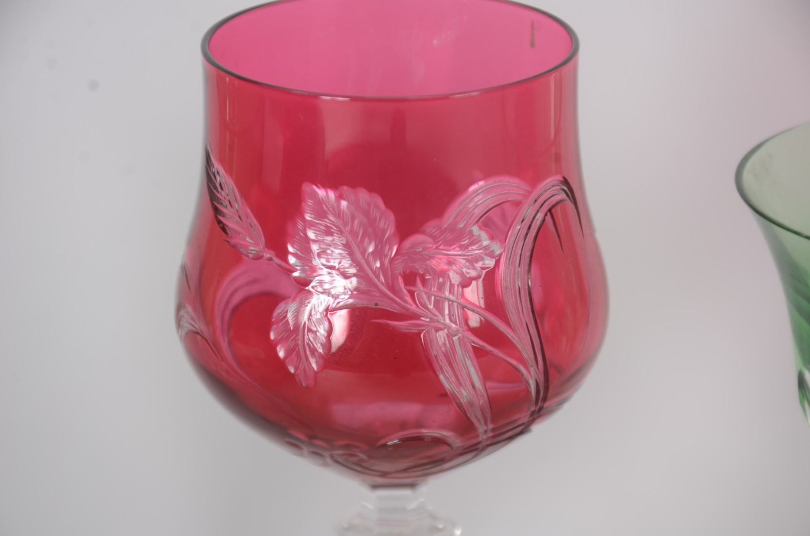 Conjunto com 5 cálices para vinho de cristal, sendo 3 cálices... - foto 5 de 8