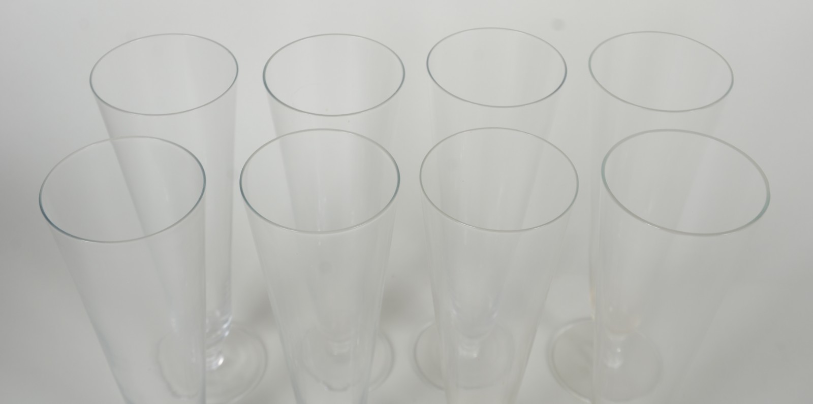 Diversas peças, sendo: 8 tulipas de cristal/vidro para cerveja... - foto 3 de 10