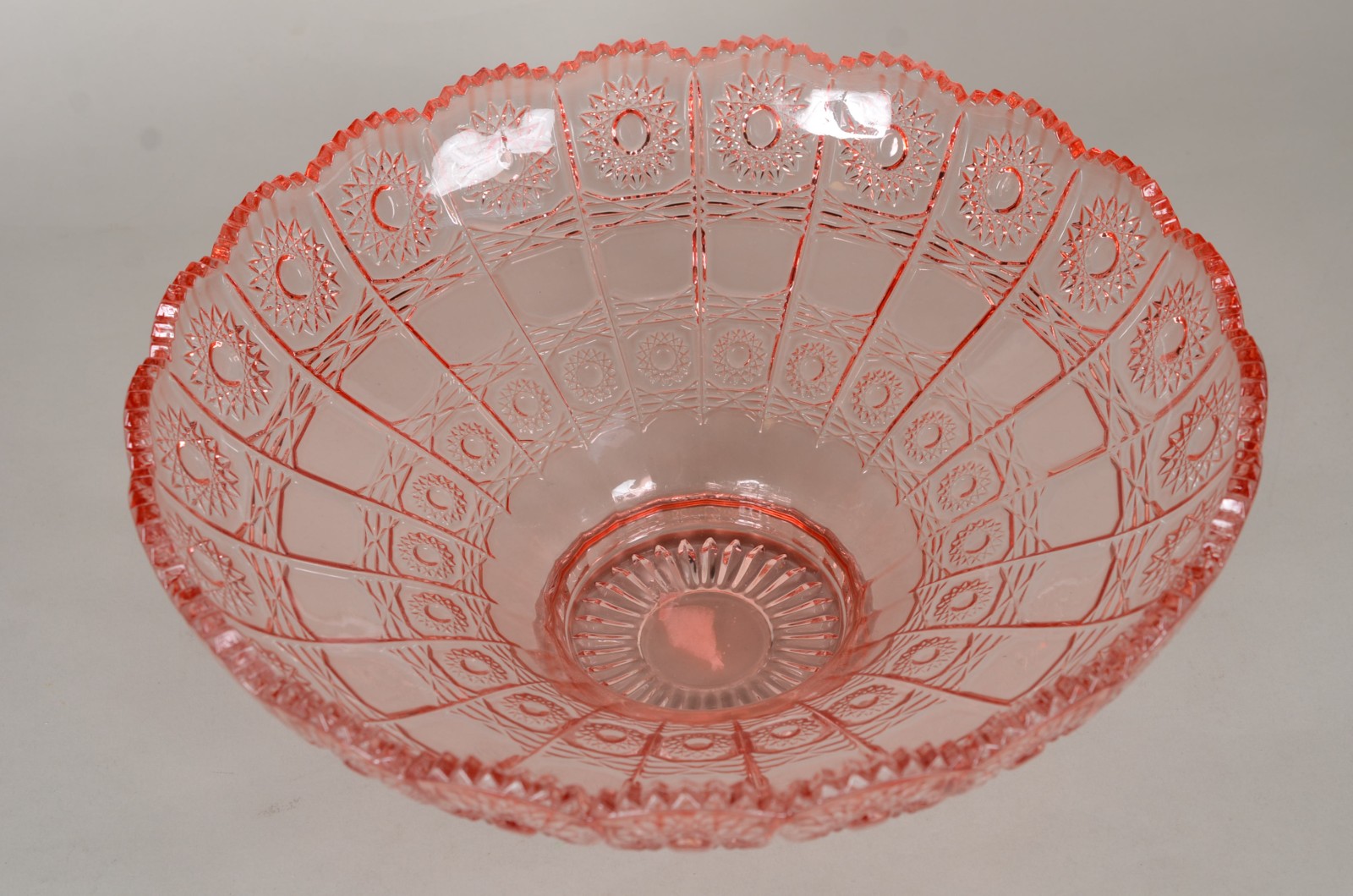 Centro de mesa/ fruteira de vidro decorativo na cor rosa, lapidado... - foto 3 de 8