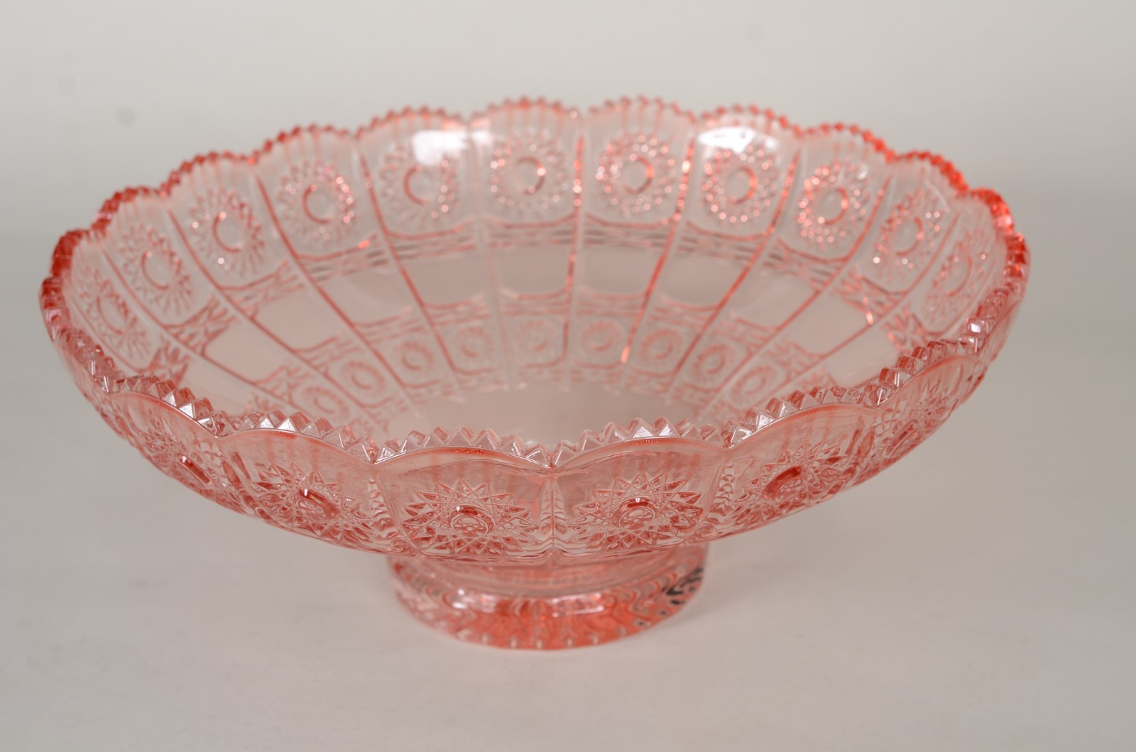 Centro de mesa/ fruteira de vidro decorativo na cor rosa, lapidado... - foto 6 de 8