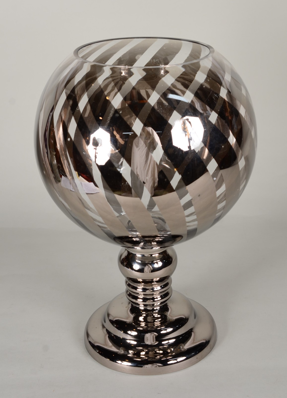 Vaso de vidro decorativo feitio taça. - foto 1 de 5