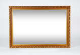 Espelho com borda dourada. Medidas 1,00 x 0,70 m. - Espelho com borda dourada. Medidas 1,00 x 0,70 m.