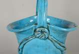 Cesta de cerâmica azul turquesa. - Cesta de cerâmica azul turquesa.