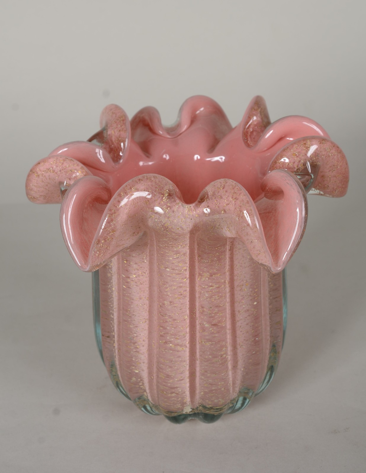 Vaso de vidro decorativo gomado, borda feitio babado na cor rosa com... - foto 4 de 7