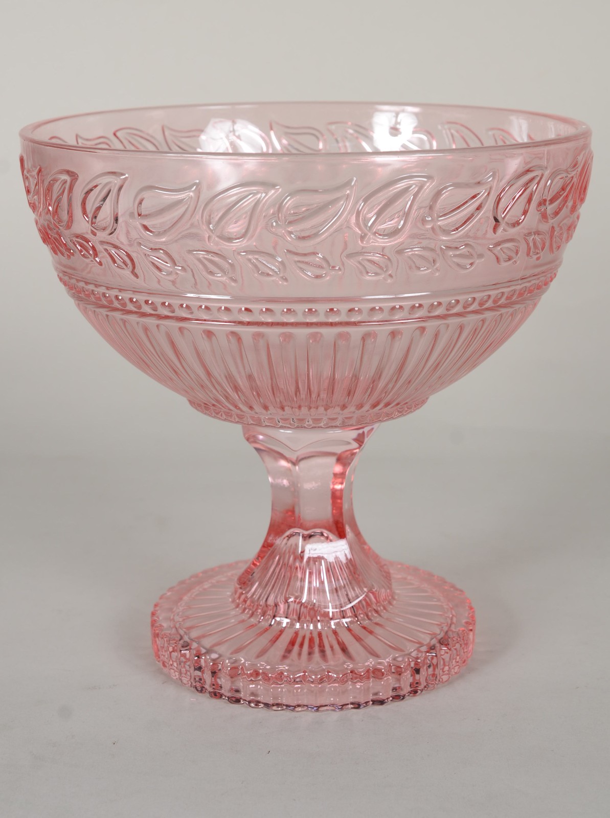 Fruteira de vidro decorativo na cor rosa com folhas em relevo. - foto 1 de 8