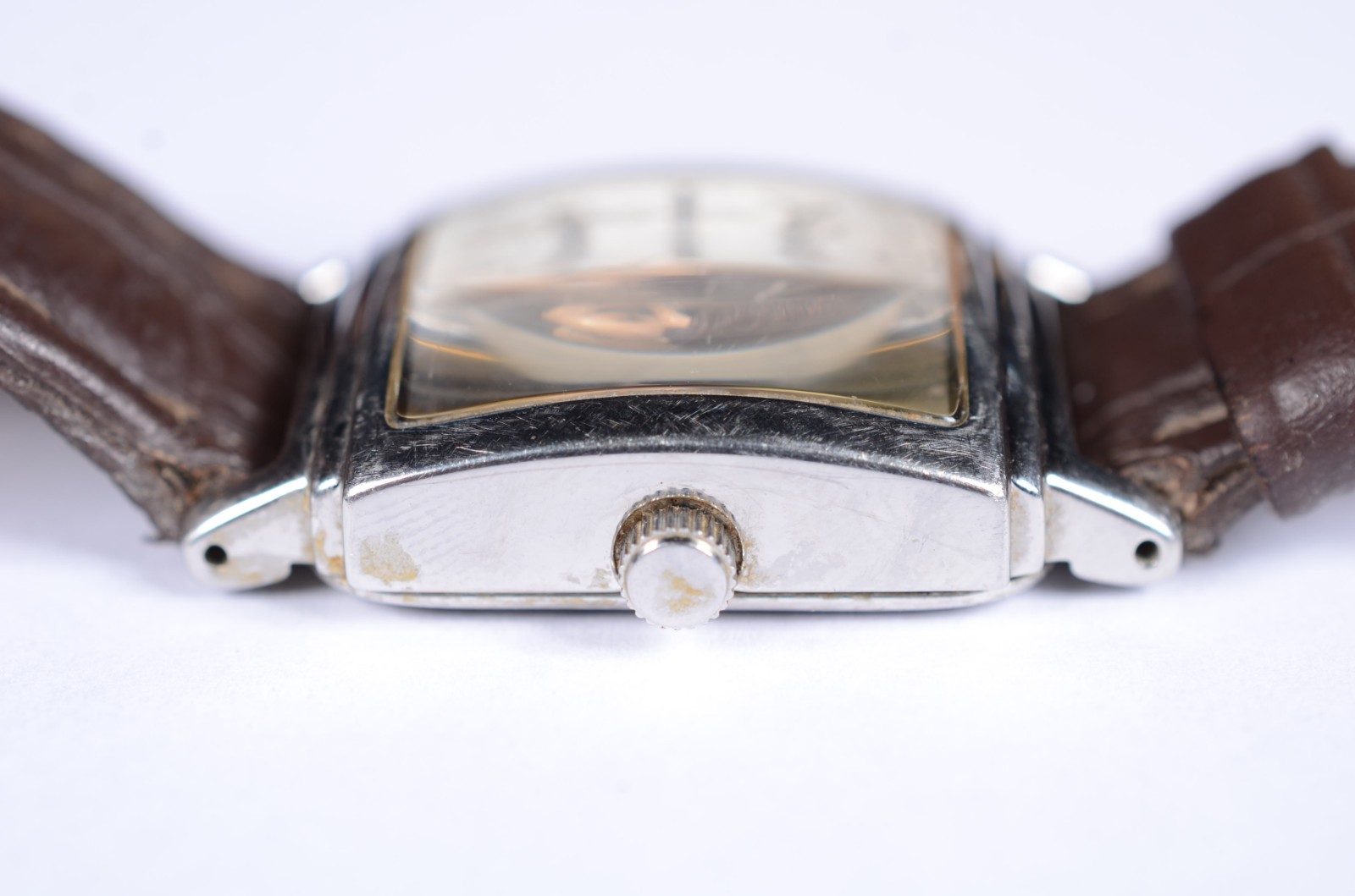 Relógio de pulso com pulseira de couro, á quartz. Máquina parada. - foto 10 de 10