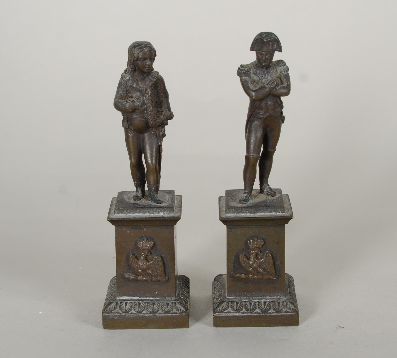 Par de pequenas figuras de bronze representando "Napoleão" sobre... - foto 2 de 9