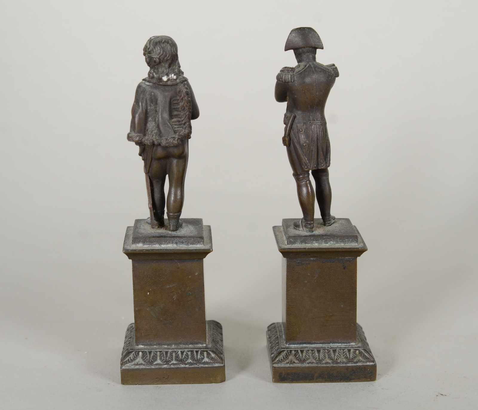 Par de pequenas figuras de bronze representando "Napoleão" sobre... - foto 3 de 9