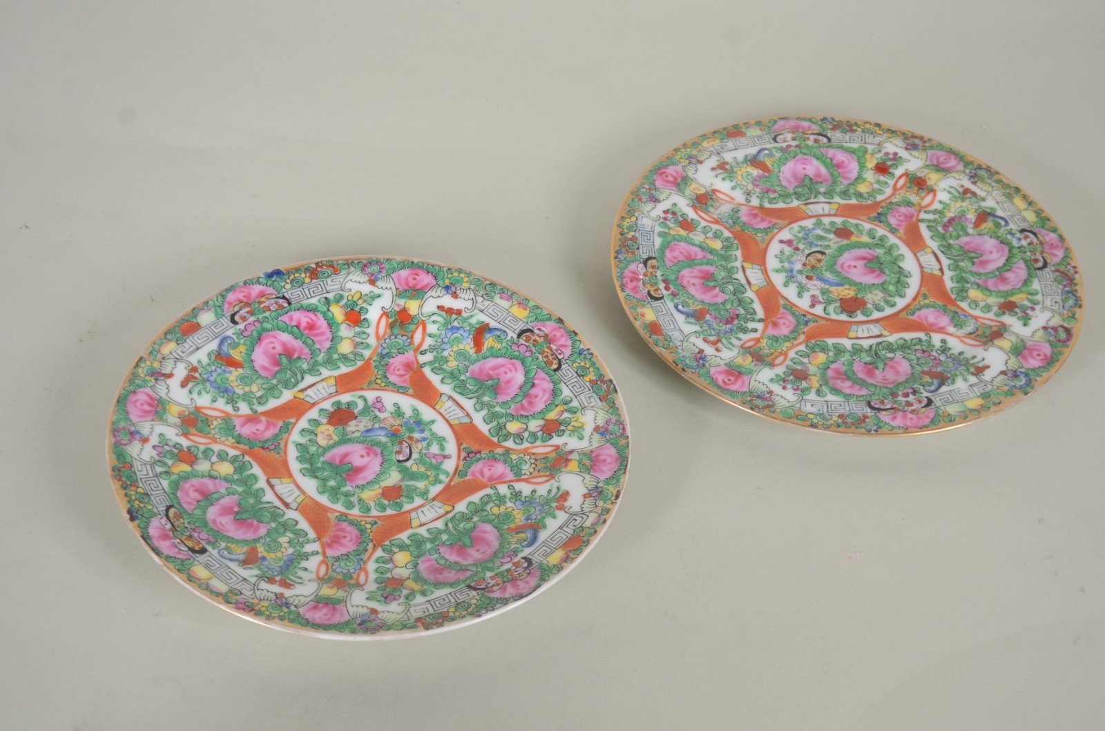 Conjunto com nove pratos de sobremesa de porcelana oriental... - foto 9 de 9