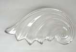 Centro de mesa de cristal na forma de caramujo ... - Centro de mesa de cristal na forma de caramujo estilizado (lascado na borda)