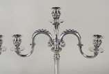 Par de candelabros para 3 velas cada de prata p... - Par de candelabros para 3 velas cada de prata portuguesa contraste Javali, Porto, prateiro Monteiro & Filhos. Peso da prata: 2830 g. (Por motivo...