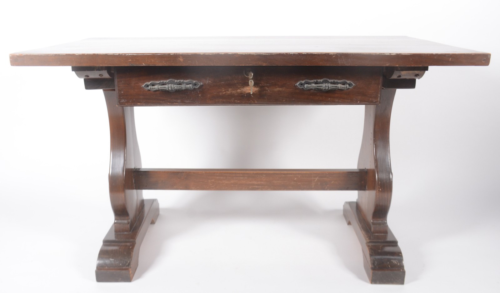 Mesa auxiliar de madeira, estilo colonial brasileira, uma gaveta e... - foto 2 de 8