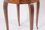 Mesa costureira italiana de madeira marchetada ... - Mesa costureira italiana de madeira marchetada com caixa de música. Máquina precisando de reparos. Pequenos desgastes.