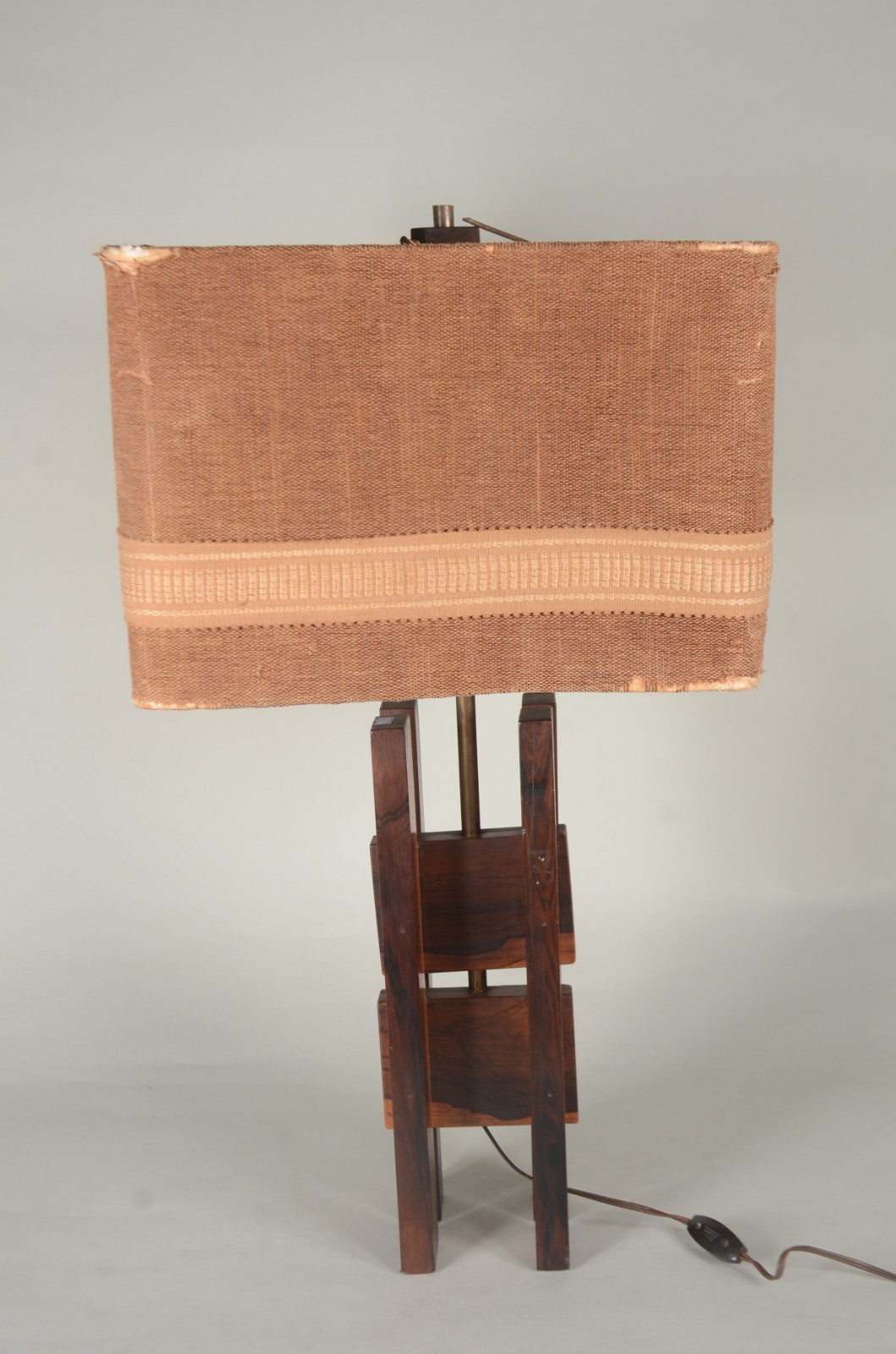 Luminária com base de madeira, design moderno dos anos 60, cúpula de... - foto 3 de 11