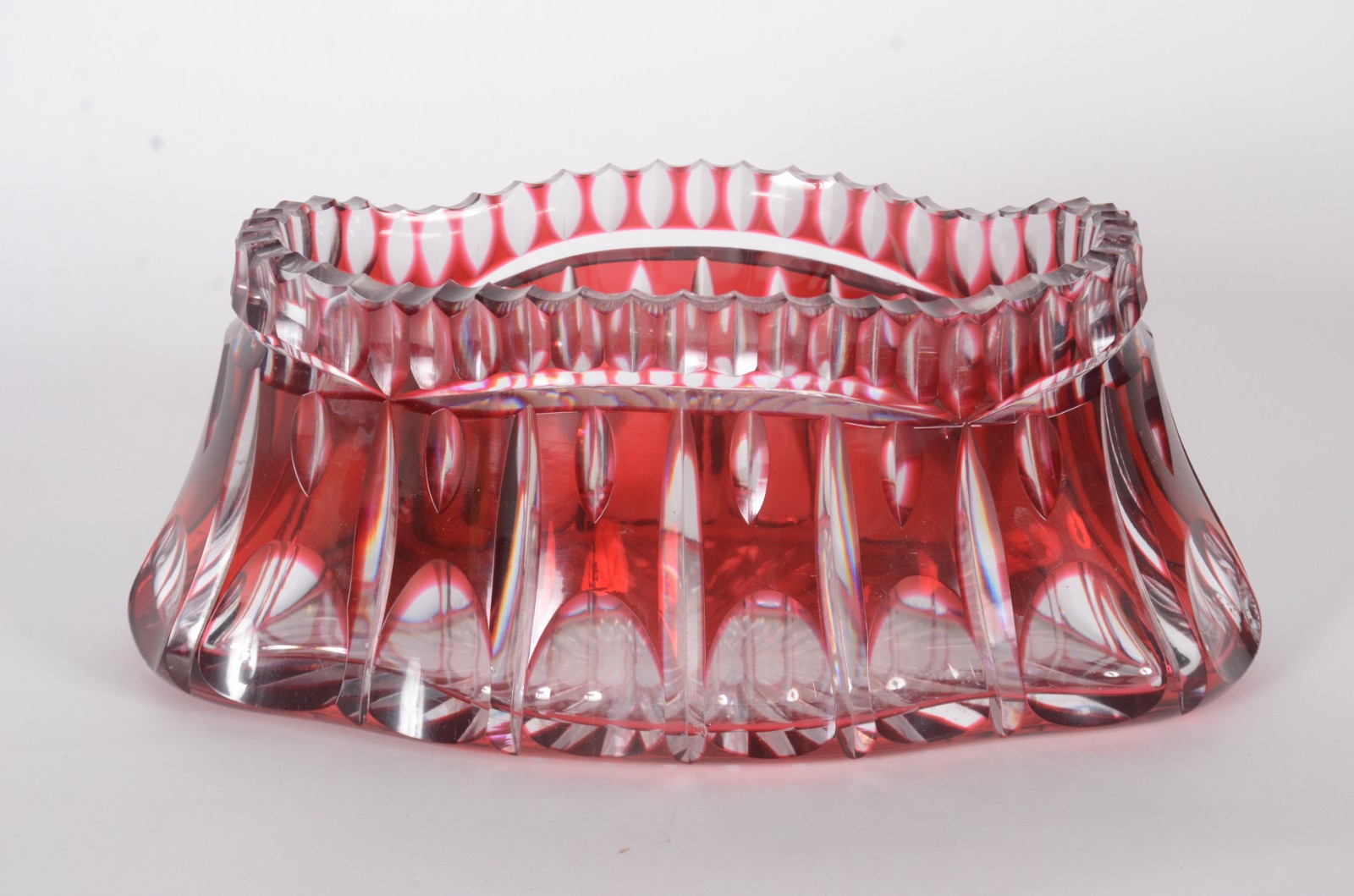 Bowl feitio navete de cristal europeu doublé rubi lapidado, borda... - foto 2 de 6