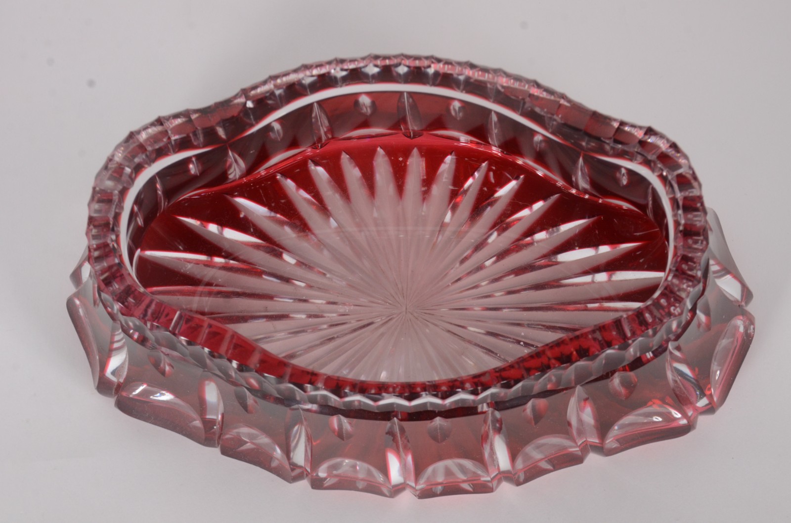 Bowl feitio navete de cristal europeu doublé rubi lapidado, borda... - foto 5 de 6