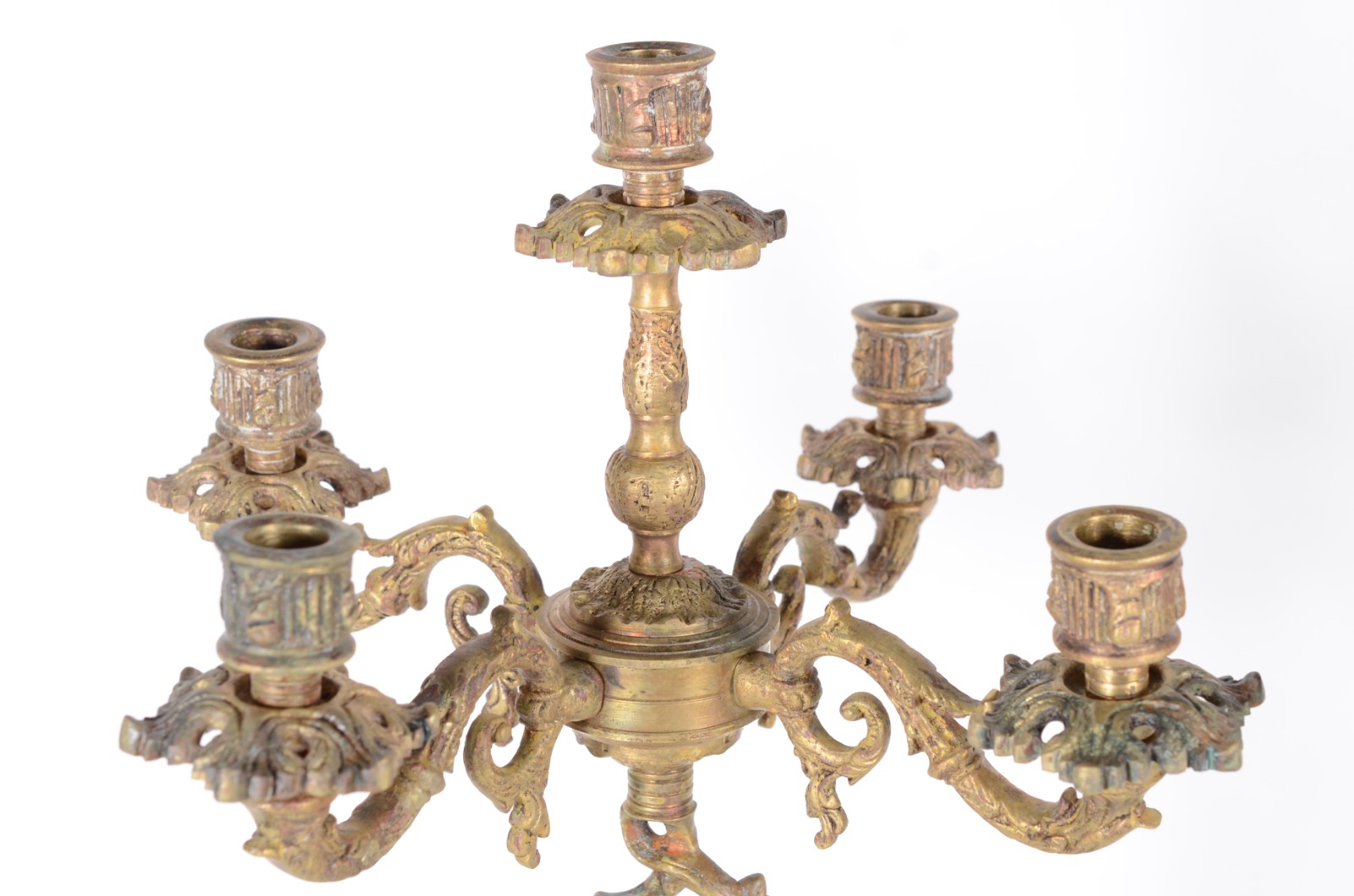 Par de candelabros de metal dourado para 5 velas cada, bases com... - foto 5 de 8