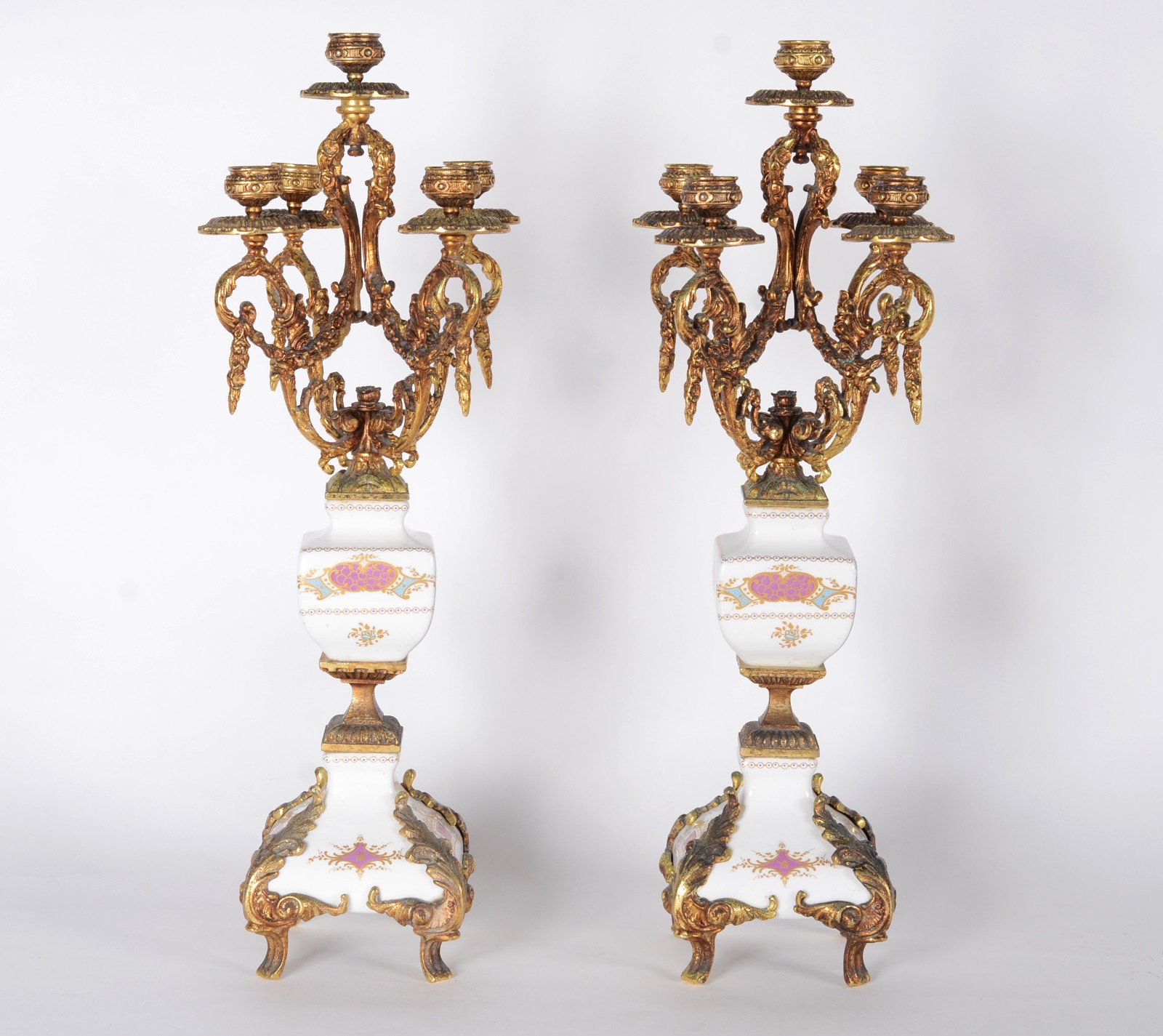 Par de candelabros de porcelana e metal para 5 velas cada. Metal... - foto 1 de 11