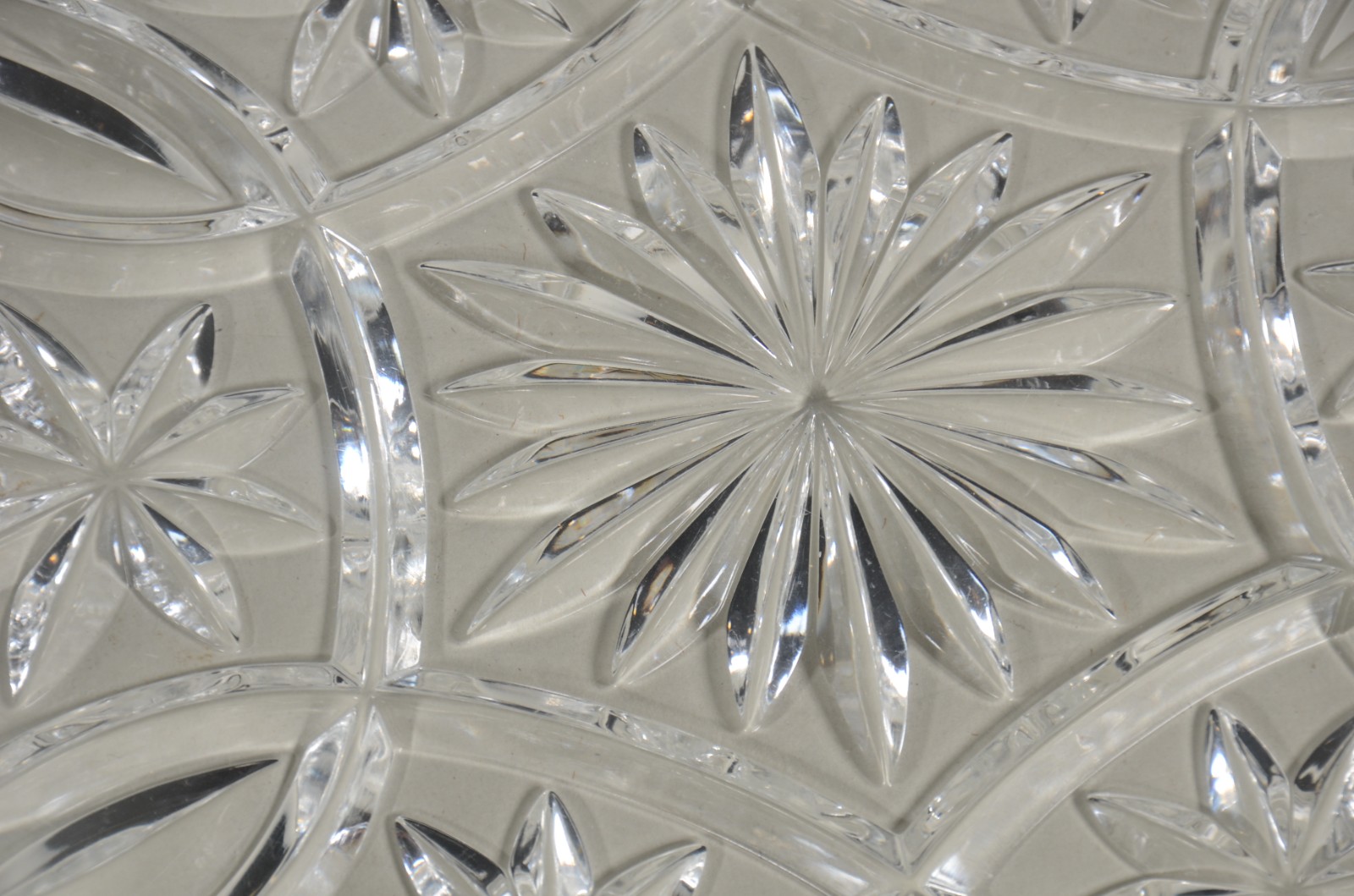 Quatro pratos para bolo de cristal lapidado. - foto 4 de 9