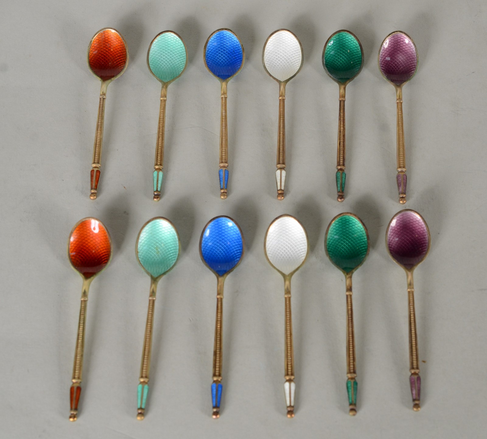 Doze colherinhas para café de prata dinamarquesa com esmalte, nos... - foto 1 de 4