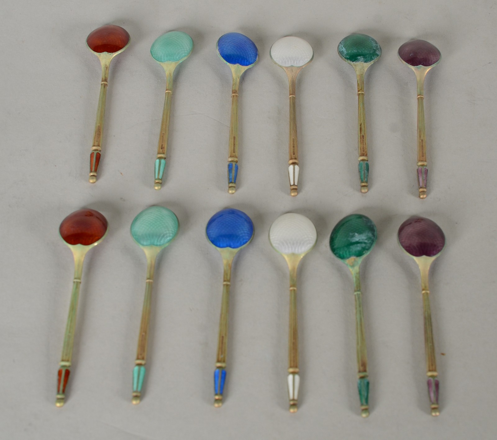 Doze colherinhas para café de prata dinamarquesa com esmalte, nos... - foto 4 de 4