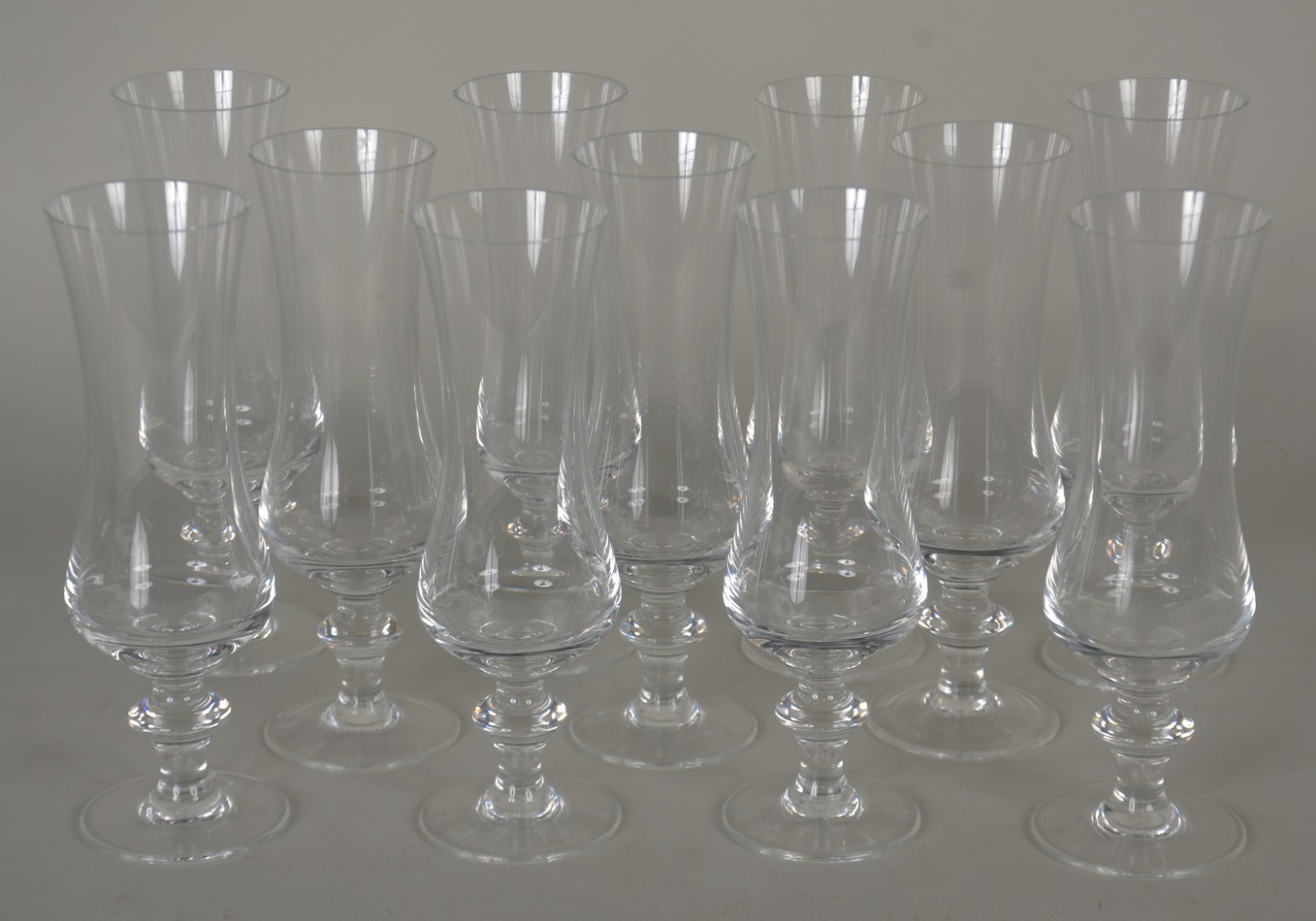 Onze flutes de cristal. - foto 2 de 8