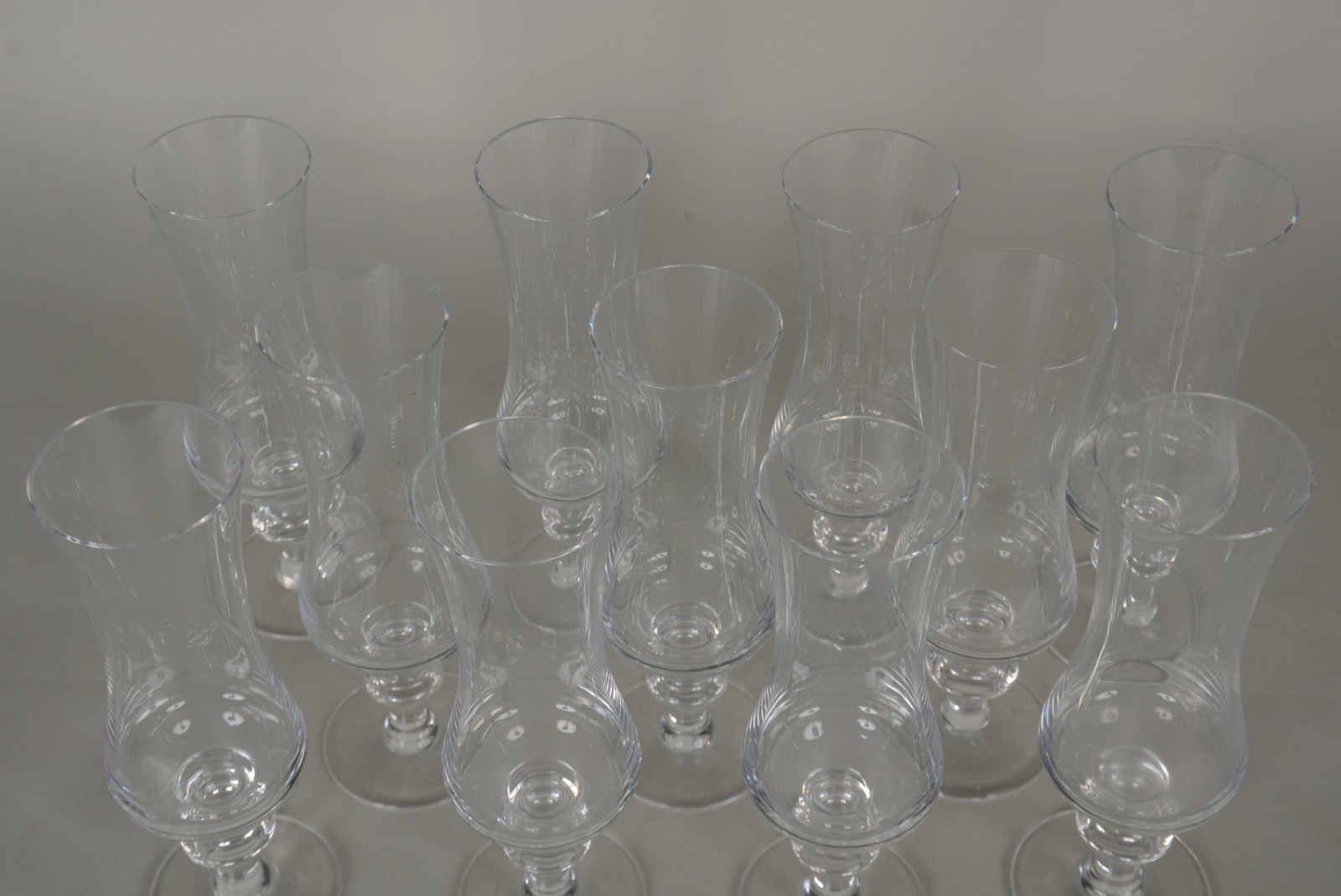 Onze flutes de cristal. - foto 4 de 8