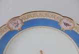 Barão de São Fidelis (1826-1884),  - Par de pratos fundos brasonados de porcelana francesa. Peça do serviço fotografado na página 322 do livro da Aristocracia no Brasil de Jenny Dreyfus.