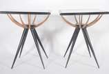 Giuseppe Scapinelli (1911-1982),  - Par de mesas laterais, tampo de vidro. Design moderno, modelo aranha, em madeira pau marfim natural e ebanizado. Tampo de vidro. Brasil, anos 50/60. P
