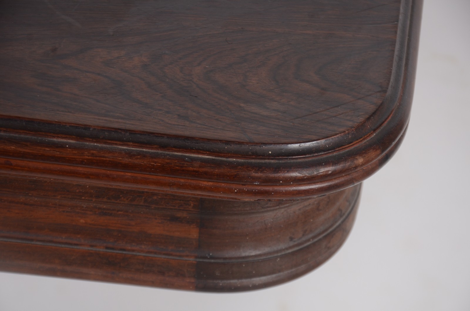 Mesa/console de jacarandá, tampo dobrável, apoio em coluna central... - foto 9 de 10