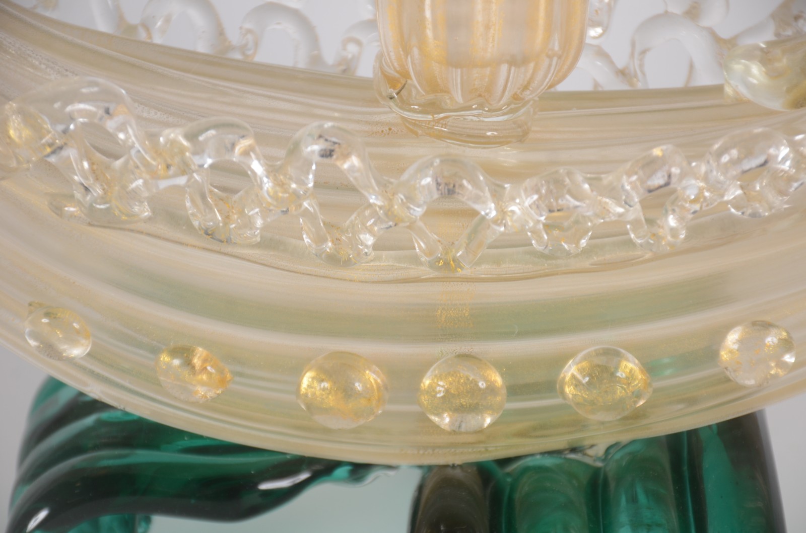 Escultura veneziana de murano representando gôndola com aplicações em... - foto 6 de 10