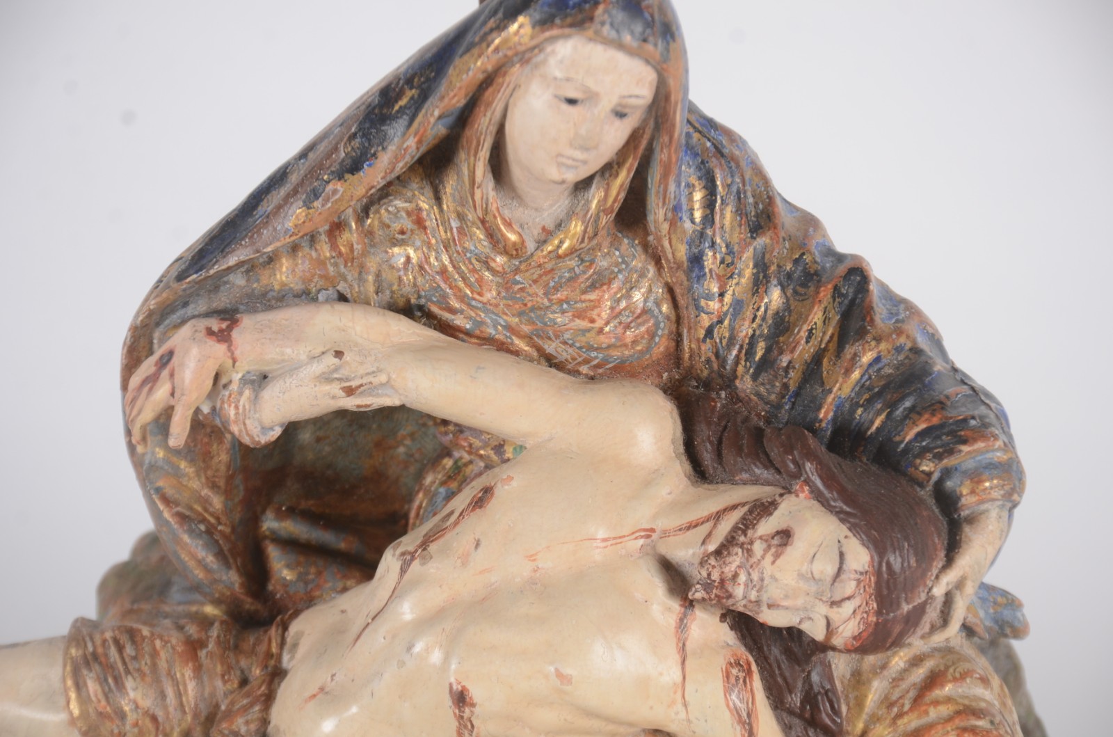 Nossa Senhora da Piedade - Antiga Imagem de madeira entalhada e... - foto 2 de 5