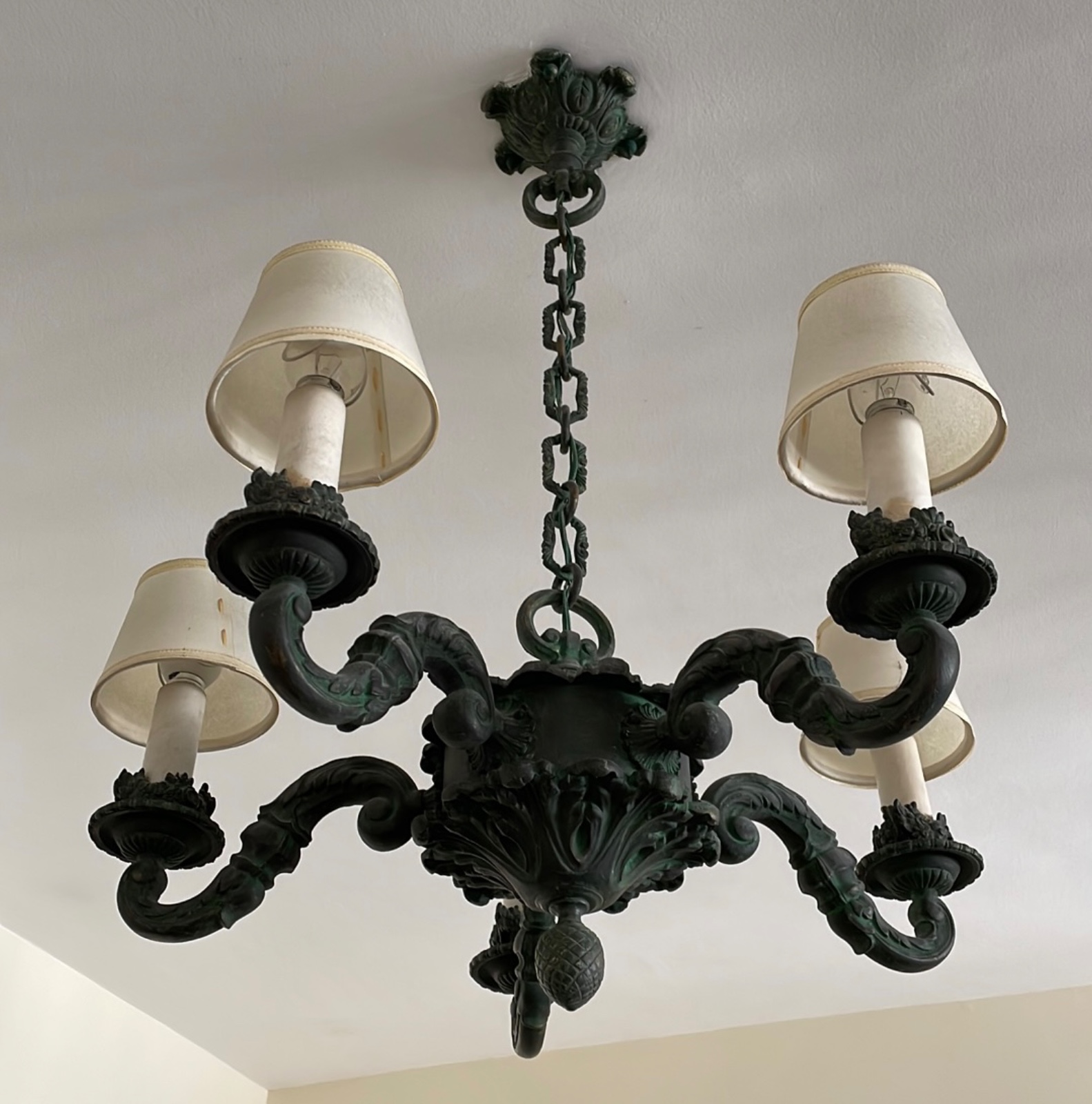 Conjunto de Lustre de metal para 5 luzes e par de apliques para duas... - foto 2 de 5